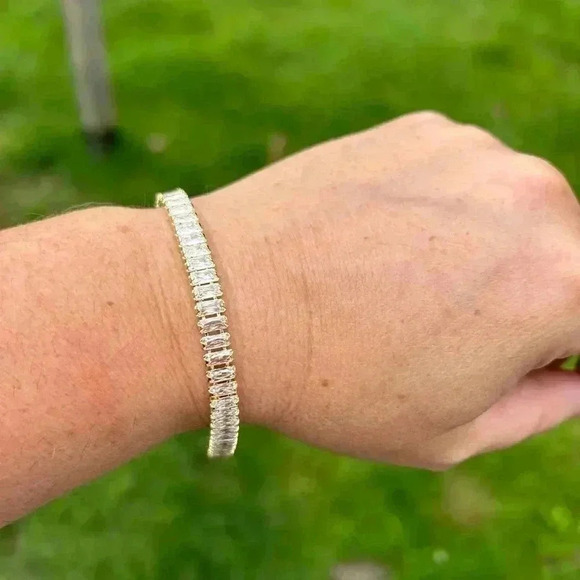 4/$50 Diamond rhinestone gold dainty woman bracelet 7  inches - Picture 6 of 7